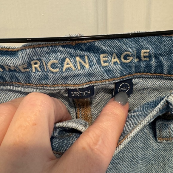 American Eagle Outfitters Light Wash Denim Barrel Jeans Size 14 - Picture 3 of 16